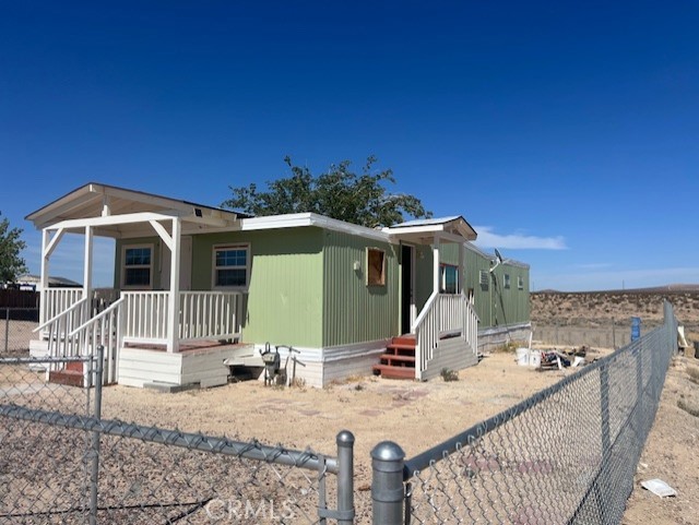 233 Desert Breeze Property Photo 4
