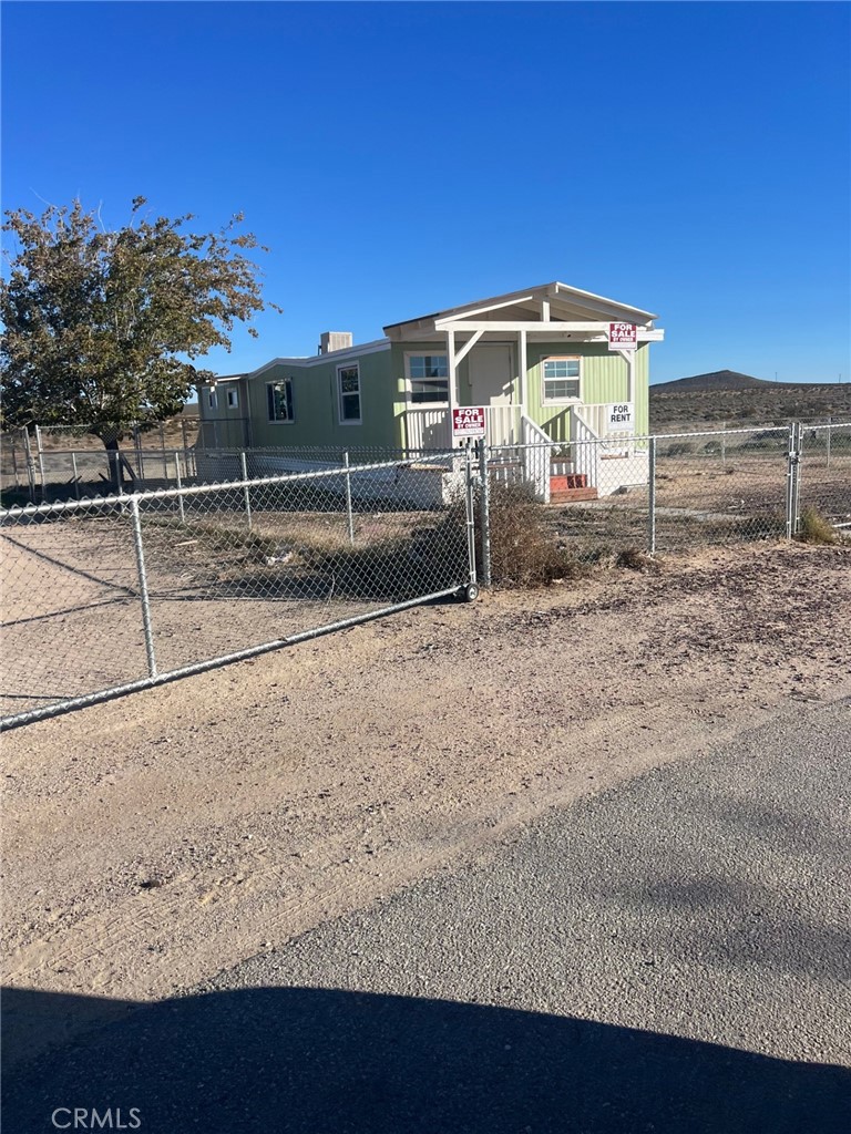 233 Desert Breeze Property Photo 9