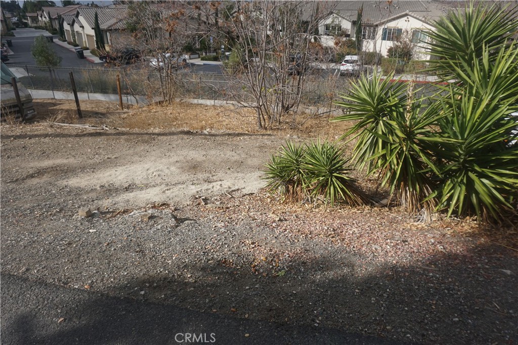 18941 E Smiley Property Photo 1