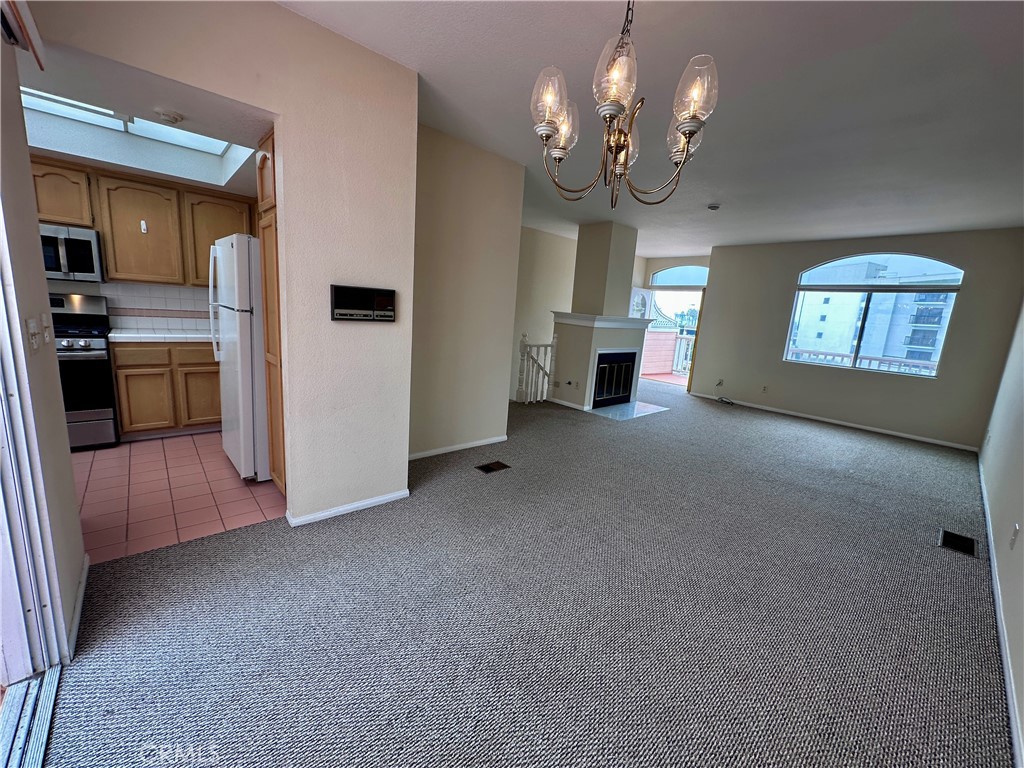 320 N Catalina Avenue 3 Property Photo 2