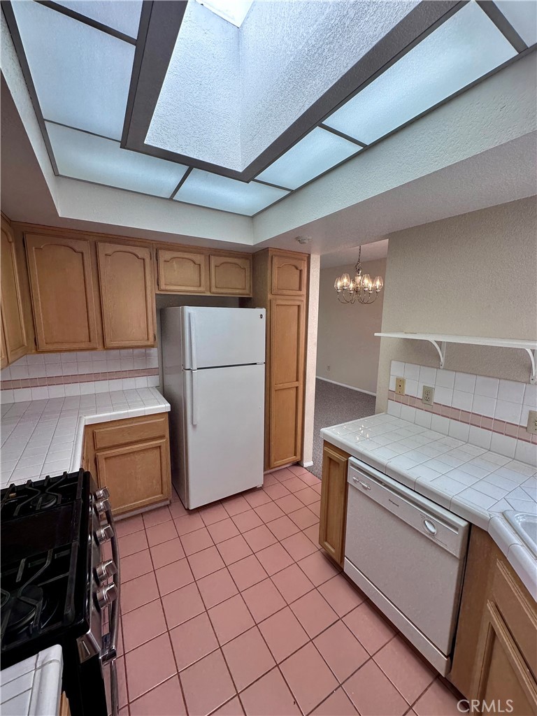 320 N Catalina Avenue 3 Property Photo 14