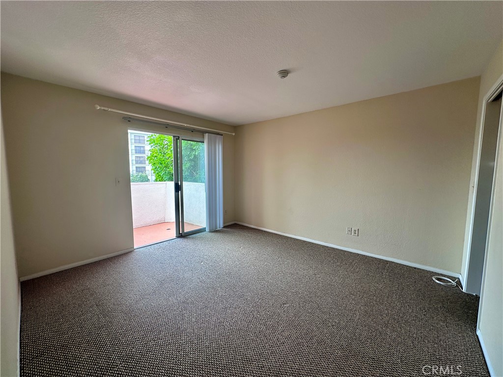 320 N Catalina Avenue 3 Property Photo 24