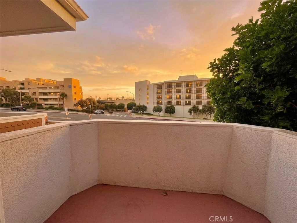 320 N Catalina Avenue 3 Property Photo 29