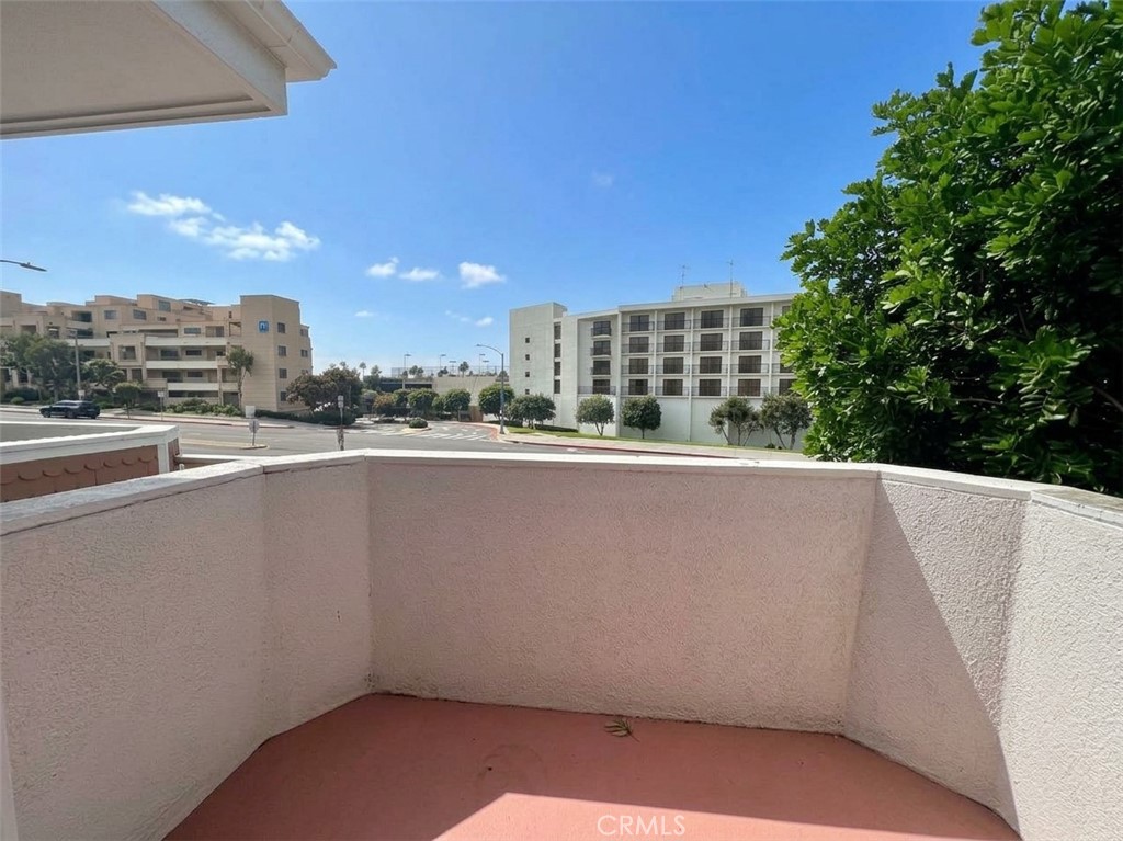 320 N Catalina Avenue 3 Property Photo 30