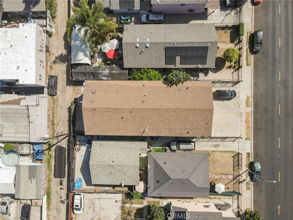 211 E 55th Street Property Photo 4
