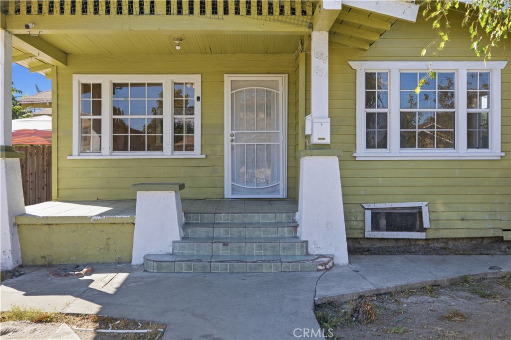1836 E 71st Property Photo 3