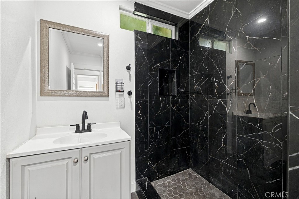 1836 E 71st Property Photo 18