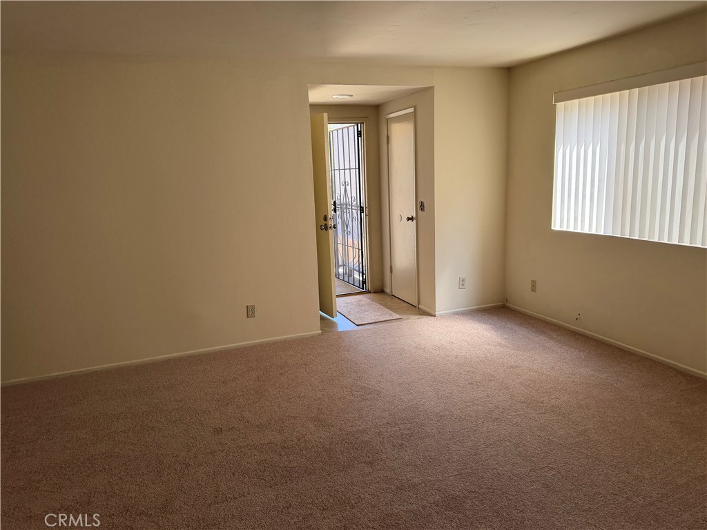 965 18th Street W 2 Property Photo 3