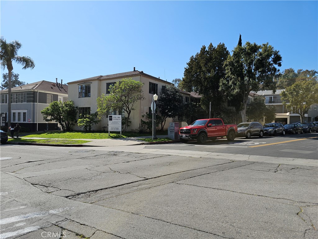 581 Levering Avenue 581 Property Photo 1