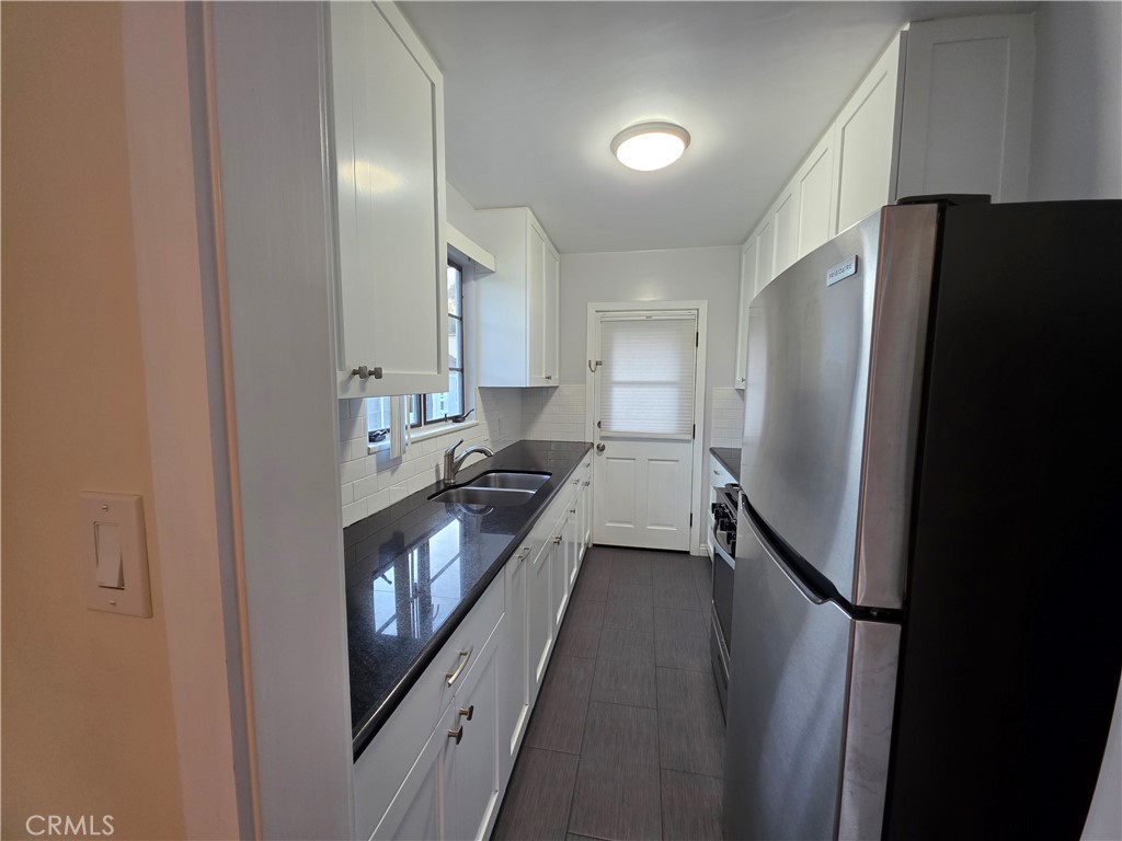581 Levering Avenue 581 Property Photo 5