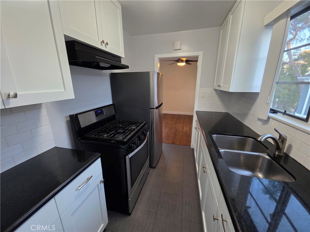 581 Levering Avenue 581 Property Photo 7