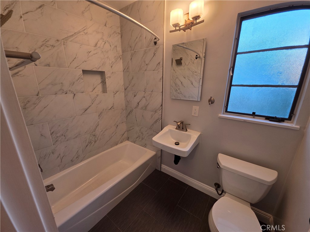 581 Levering Avenue 581 Property Photo 15