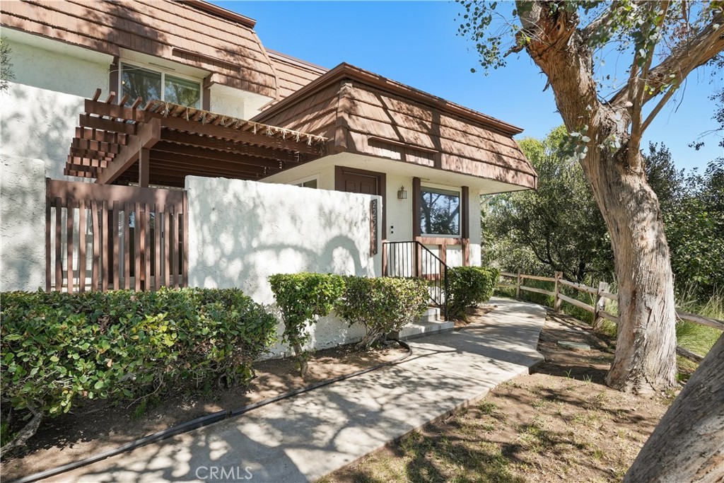 22544 Jeffrey Mark Court 1 Property Photo 3