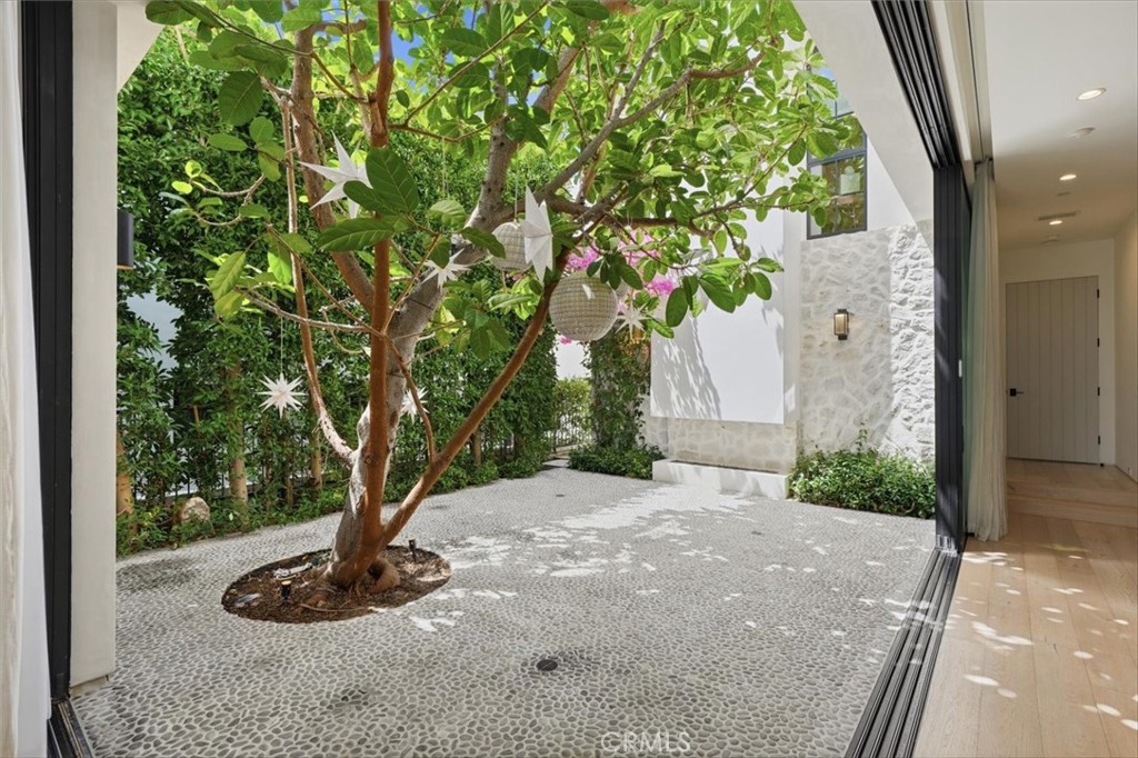 407 N Poinsettia Property Photo 11