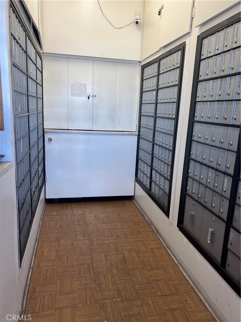 1702 S Robertson Boulevard Property Photo 3