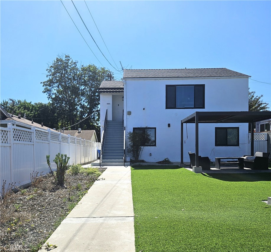 961 W 21st Street Property Photo 1