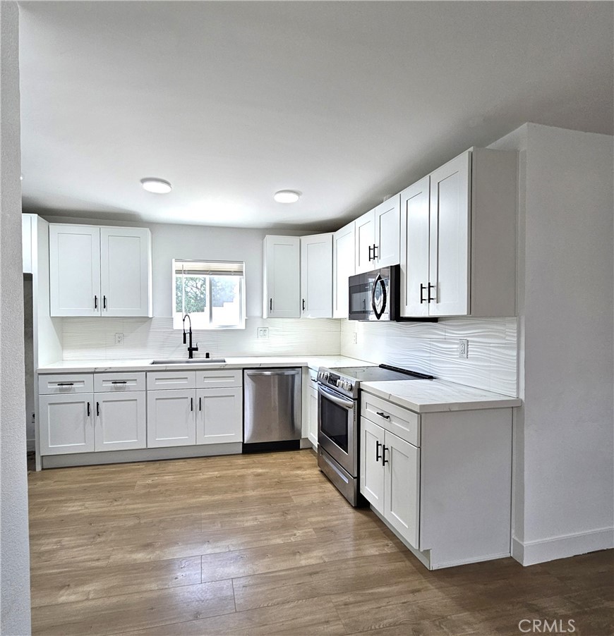 961 W 21st Street Property Photo 2