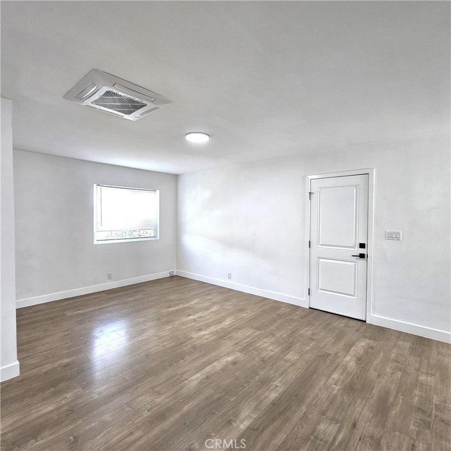961 W 21st Street Property Photo 3