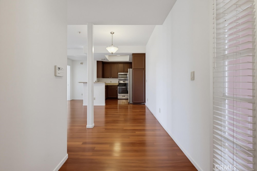 1522 S Saltair Ave 206 Property Photo 8
