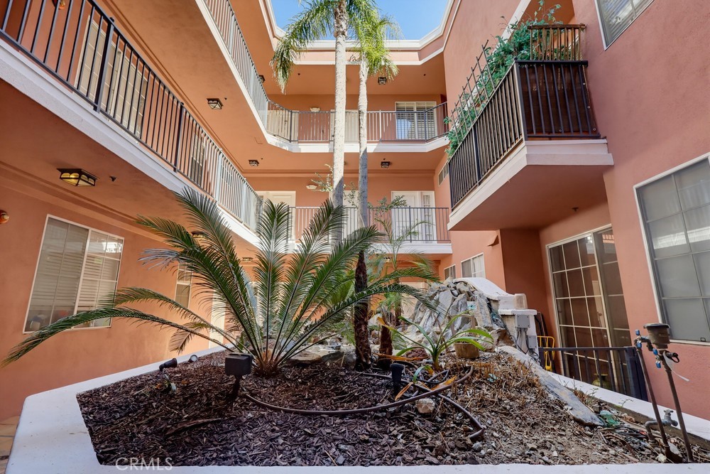 1522 S Saltair Ave 206 Property Photo 26