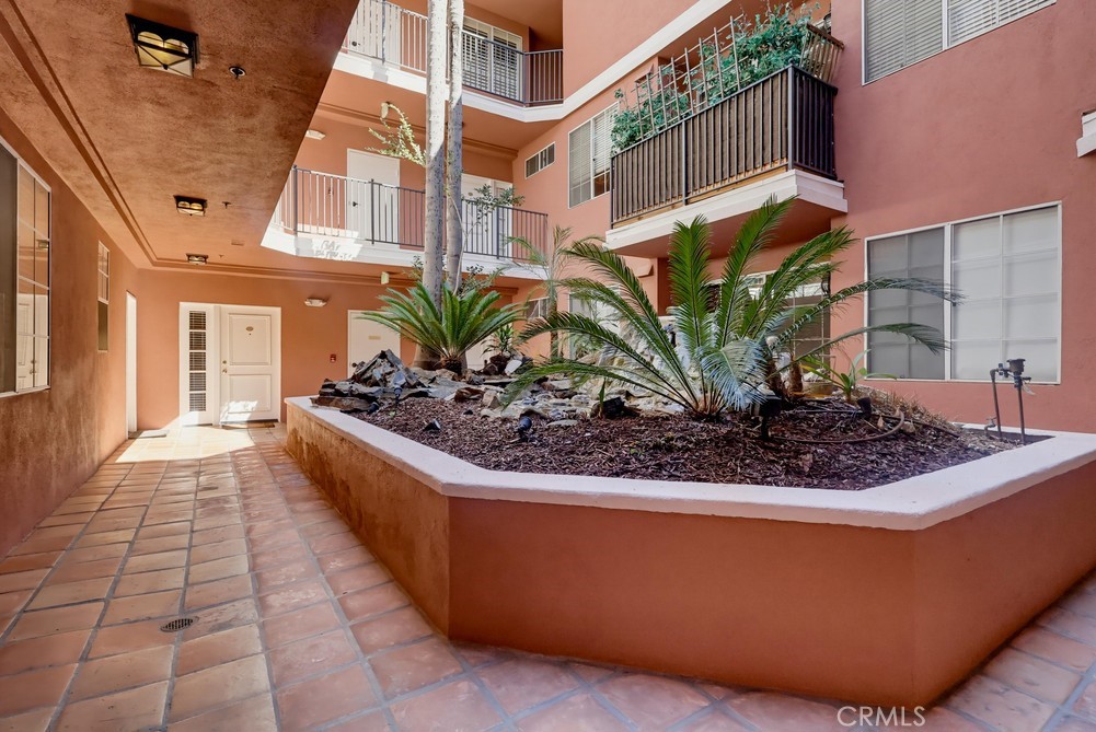1522 S Saltair Ave 206 Property Photo 27