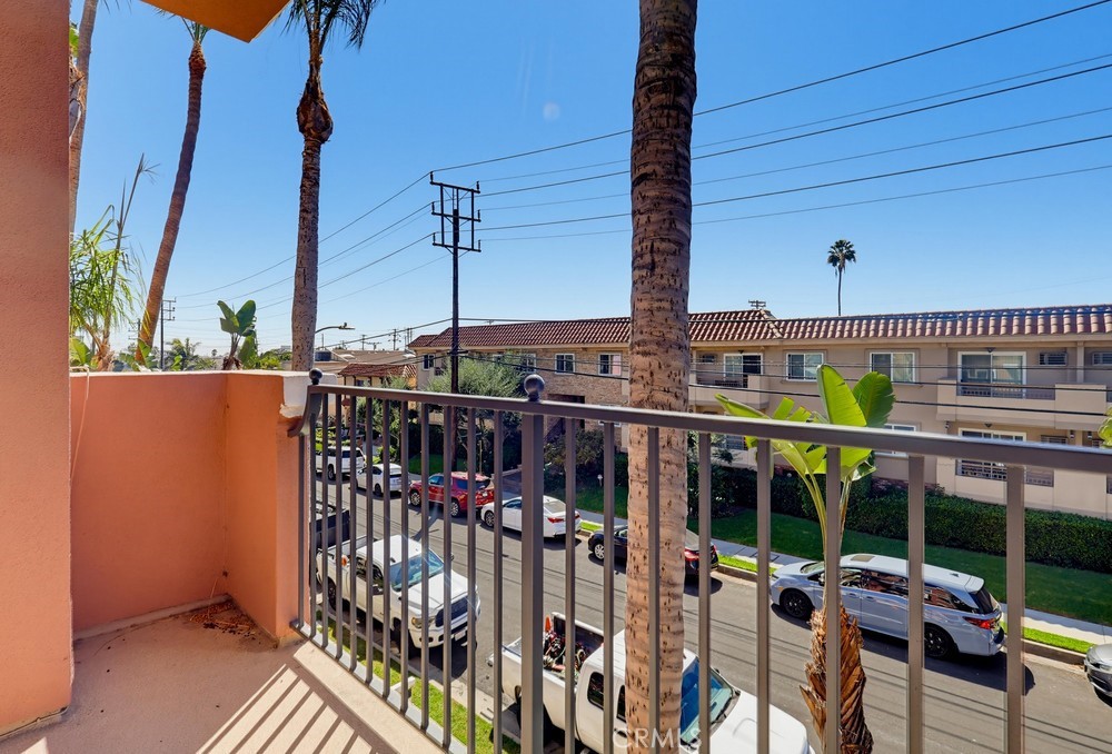 1522 S Saltair Ave 206 Property Photo 43