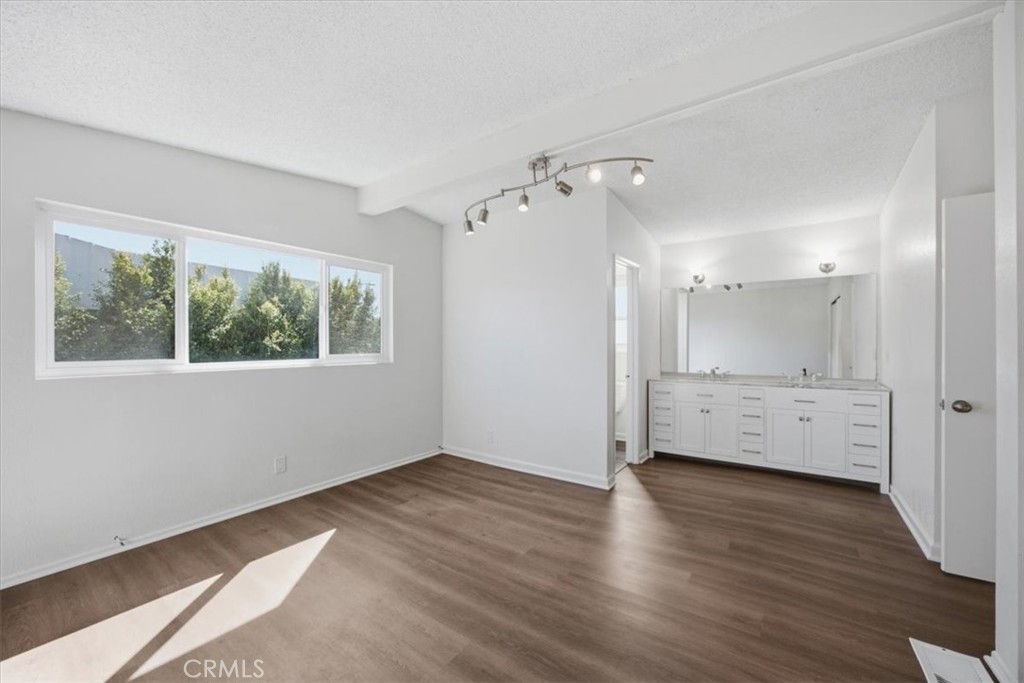 814 3rd Street Property Photo 14