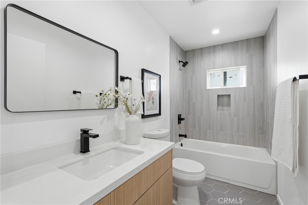 1428 S Cloverdale Avenue Property Photo 14