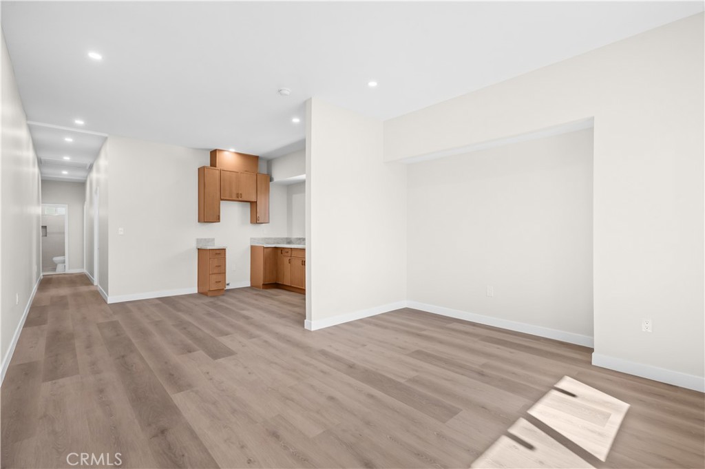 259 W 42nd Street Property Photo 6
