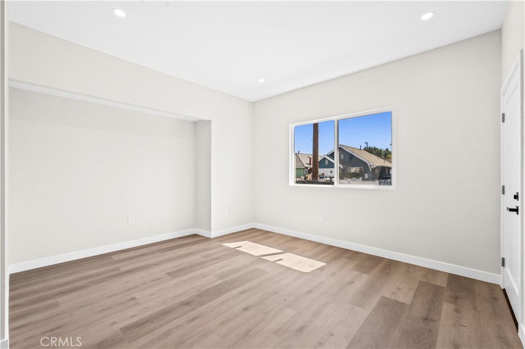 259 W 42nd Street Property Photo 7