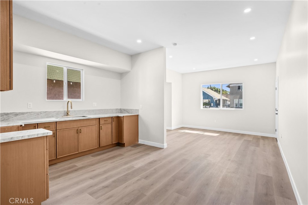 259 W 42nd Street Property Photo 12