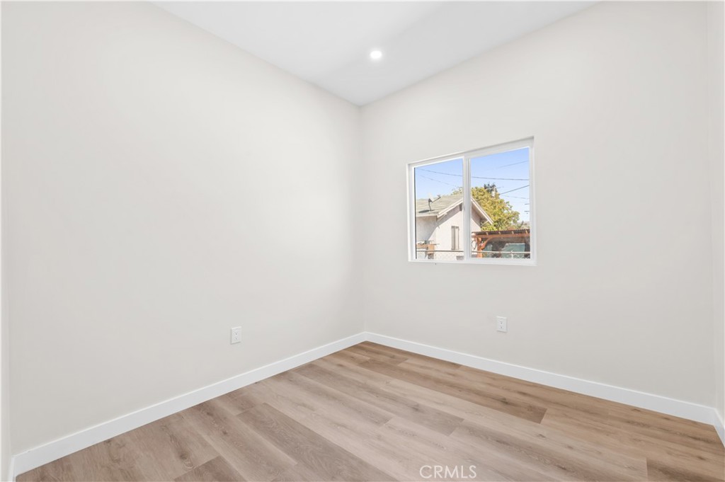 259 W 42nd Street Property Photo 18