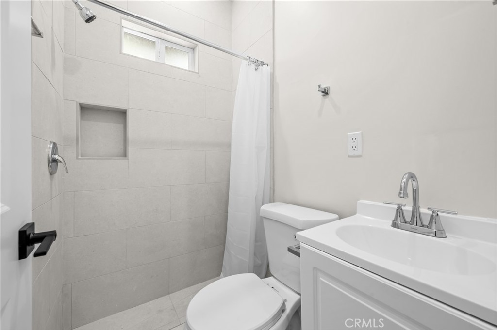 259 W 42nd Street Property Photo 20