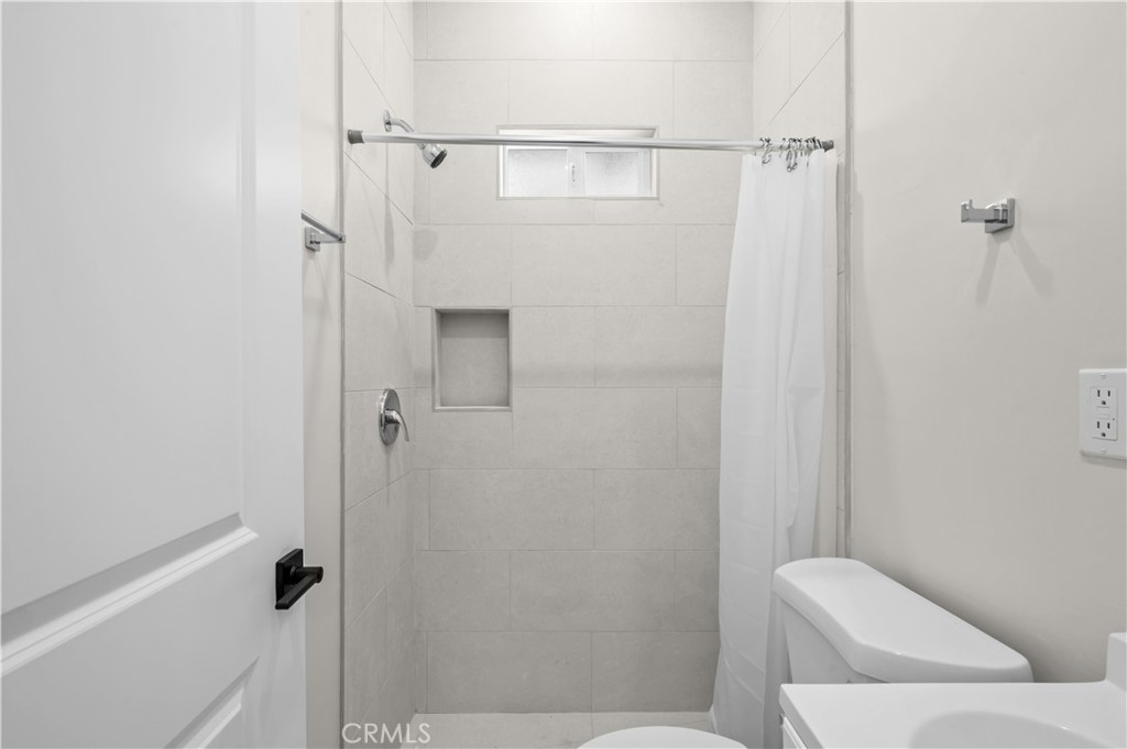 259 W 42nd Street Property Photo 21