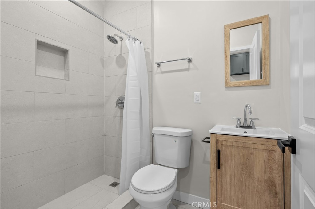 259 W 42nd Street Property Photo 33