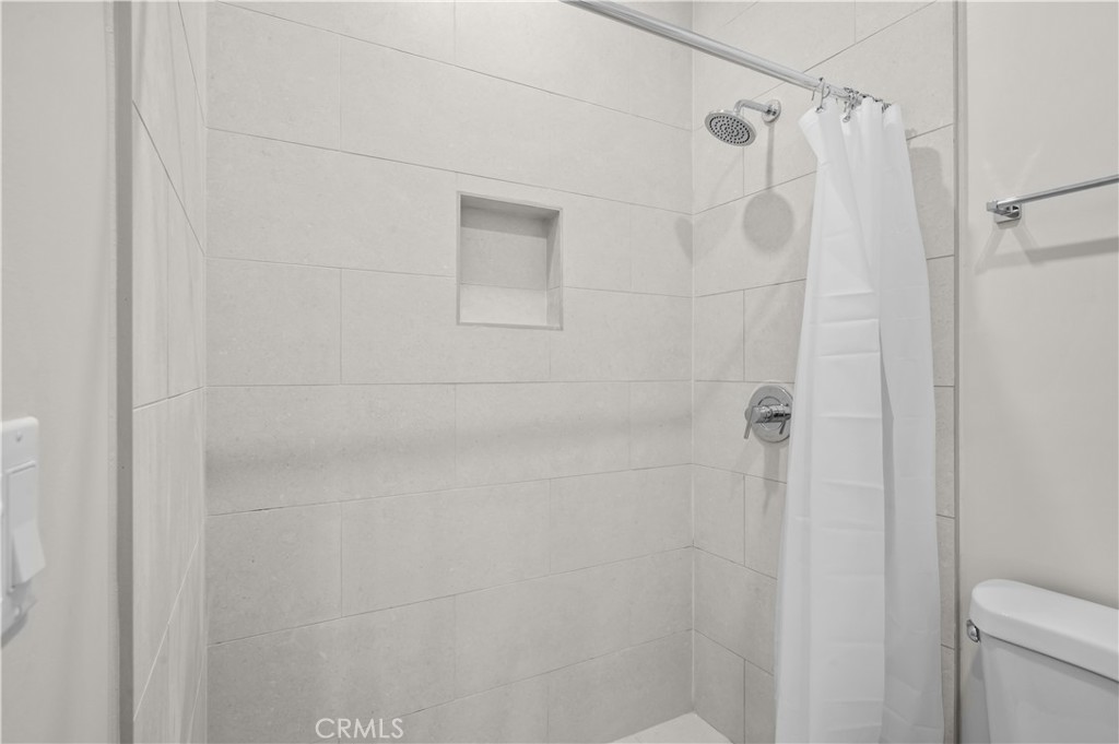 259 W 42nd Street Property Photo 34