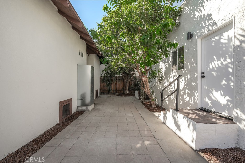 259 W 42nd Street Property Photo 36