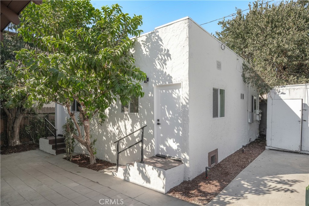 259 W 42nd Street Property Photo 37
