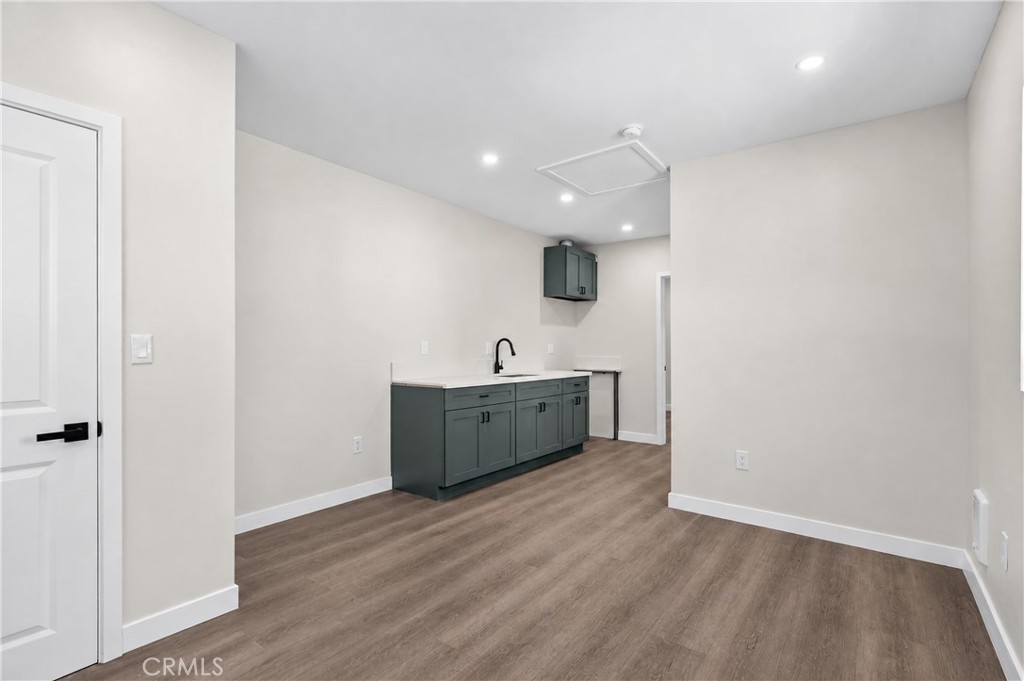 259 W 42nd Street Property Photo 38