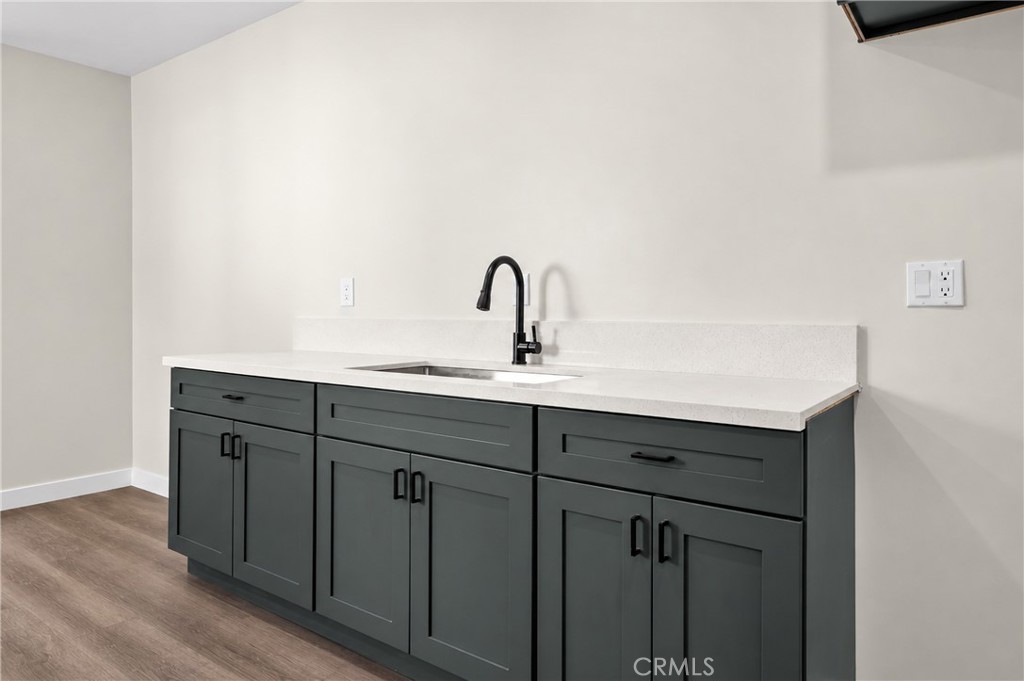 259 W 42nd Street Property Photo 41