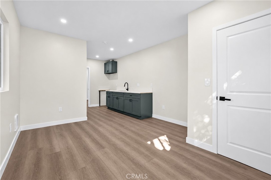 259 W 42nd Street Property Photo 46