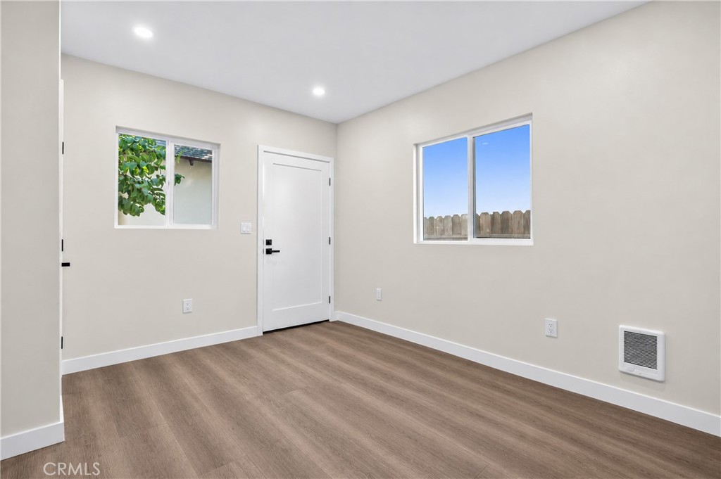 259 W 42nd Street Property Photo 47