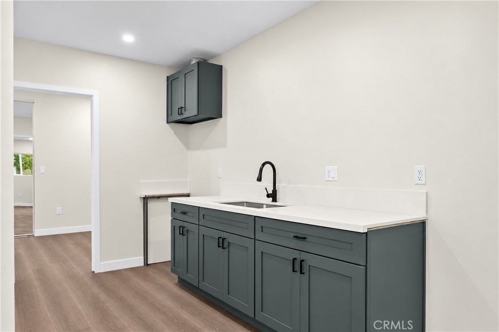 259 W 42nd Street Property Photo 48