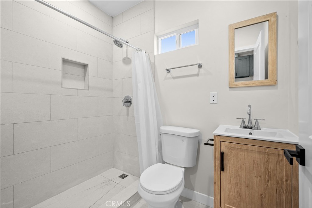 259 W 42nd Street Property Photo 51