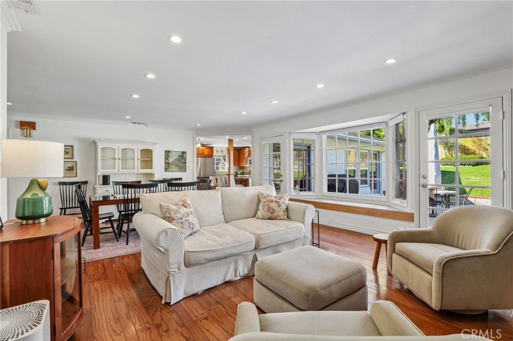 4017 Via Pavion Property Photo 6