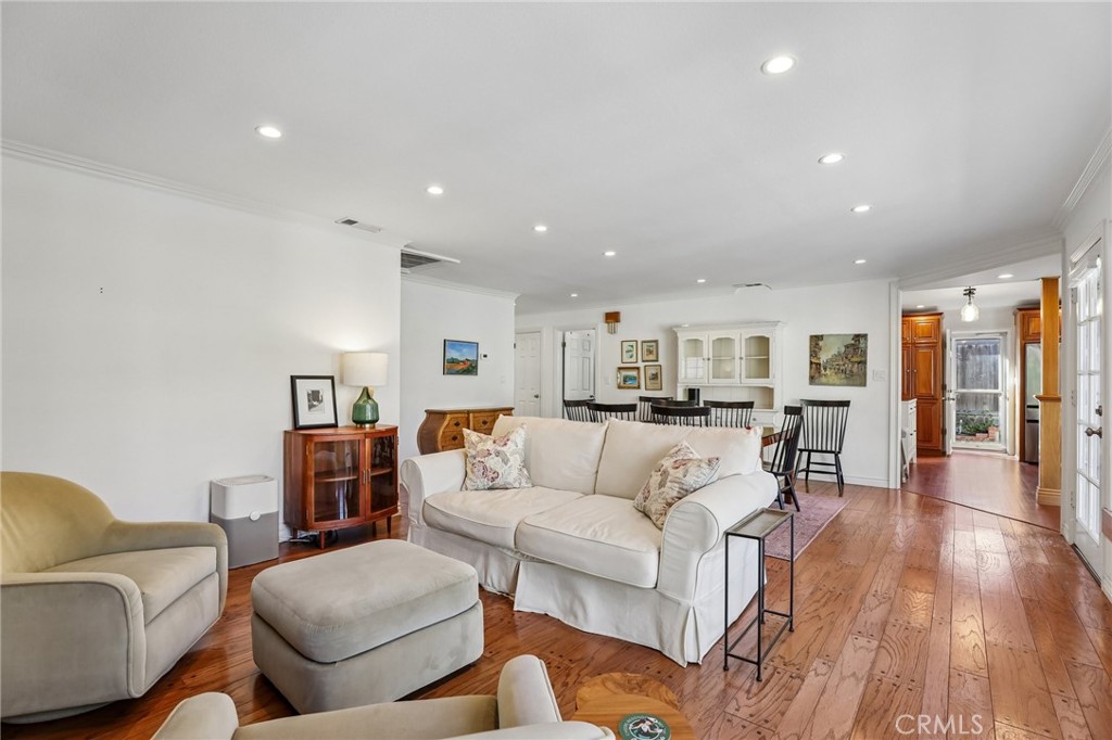 4017 Via Pavion Property Photo 7