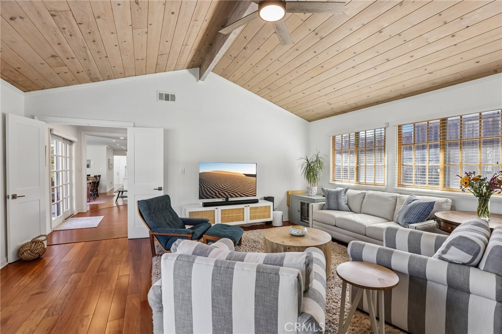 4017 Via Pavion Property Photo 8
