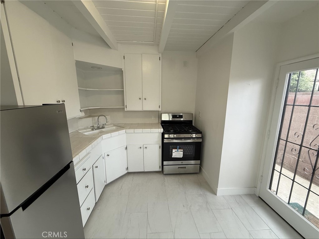 418 S Broadway C Property Photo 8