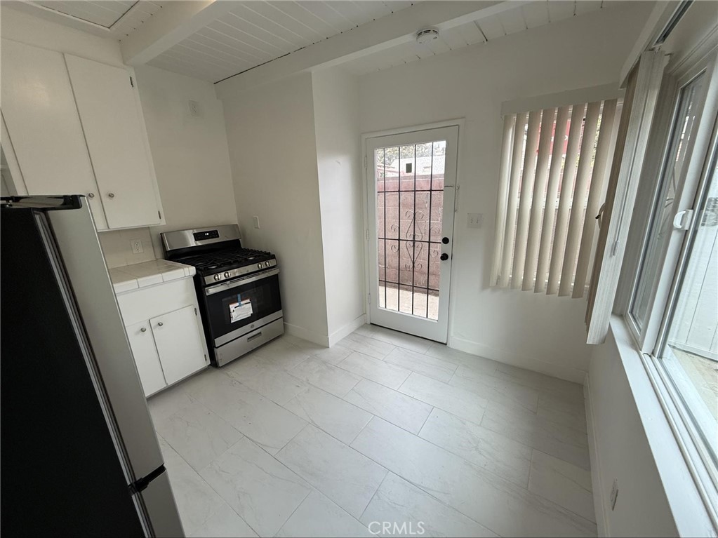 418 S Broadway C Property Photo 9