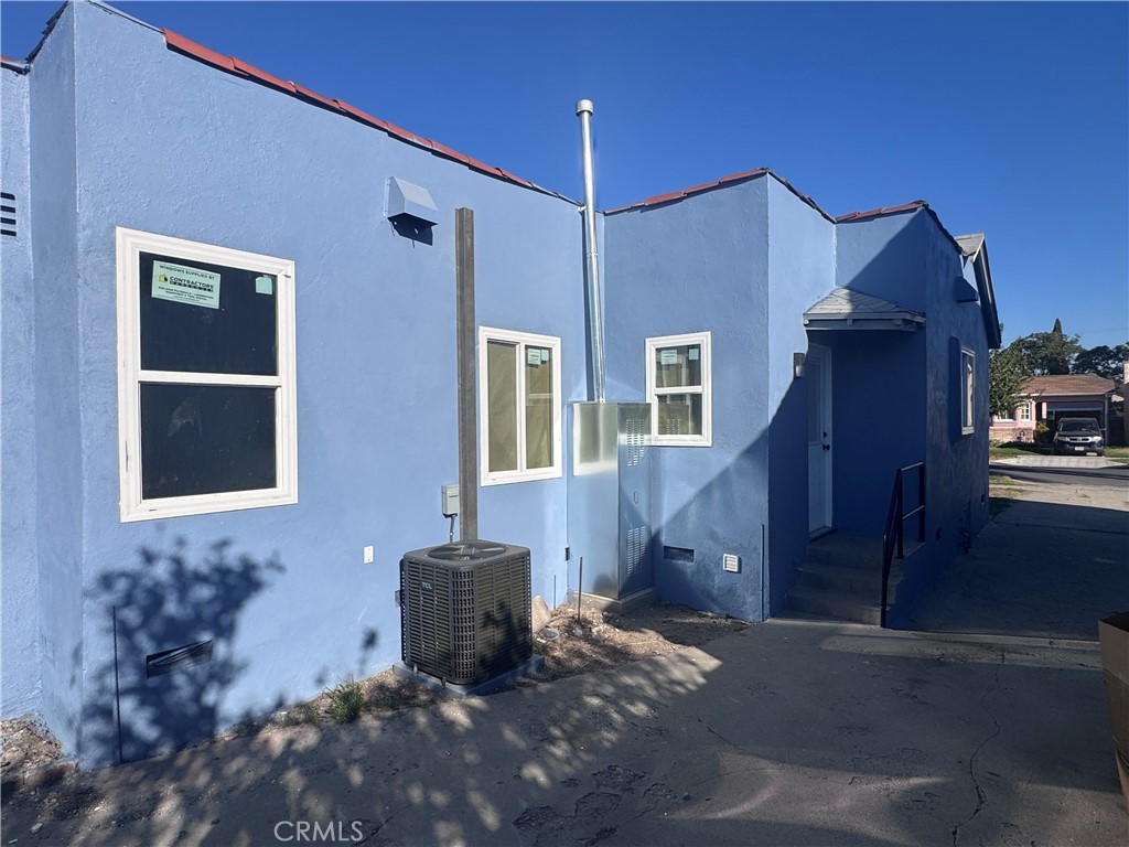 1150 W 64th Street Property Photo 6